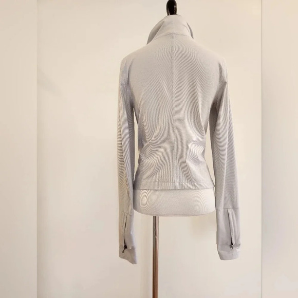 || UNDER ARMOUR || small zip up jacket - Picture 7 of 11